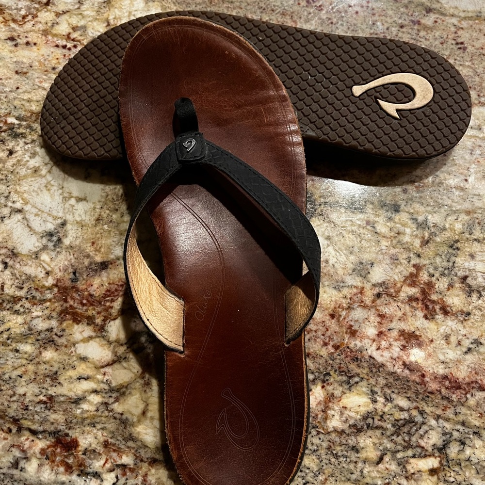 Olukai Flip flops